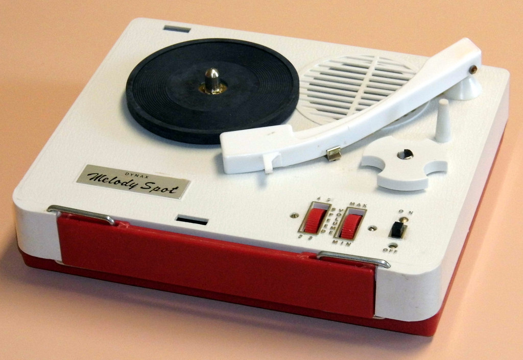 Dynax Melody spot record player