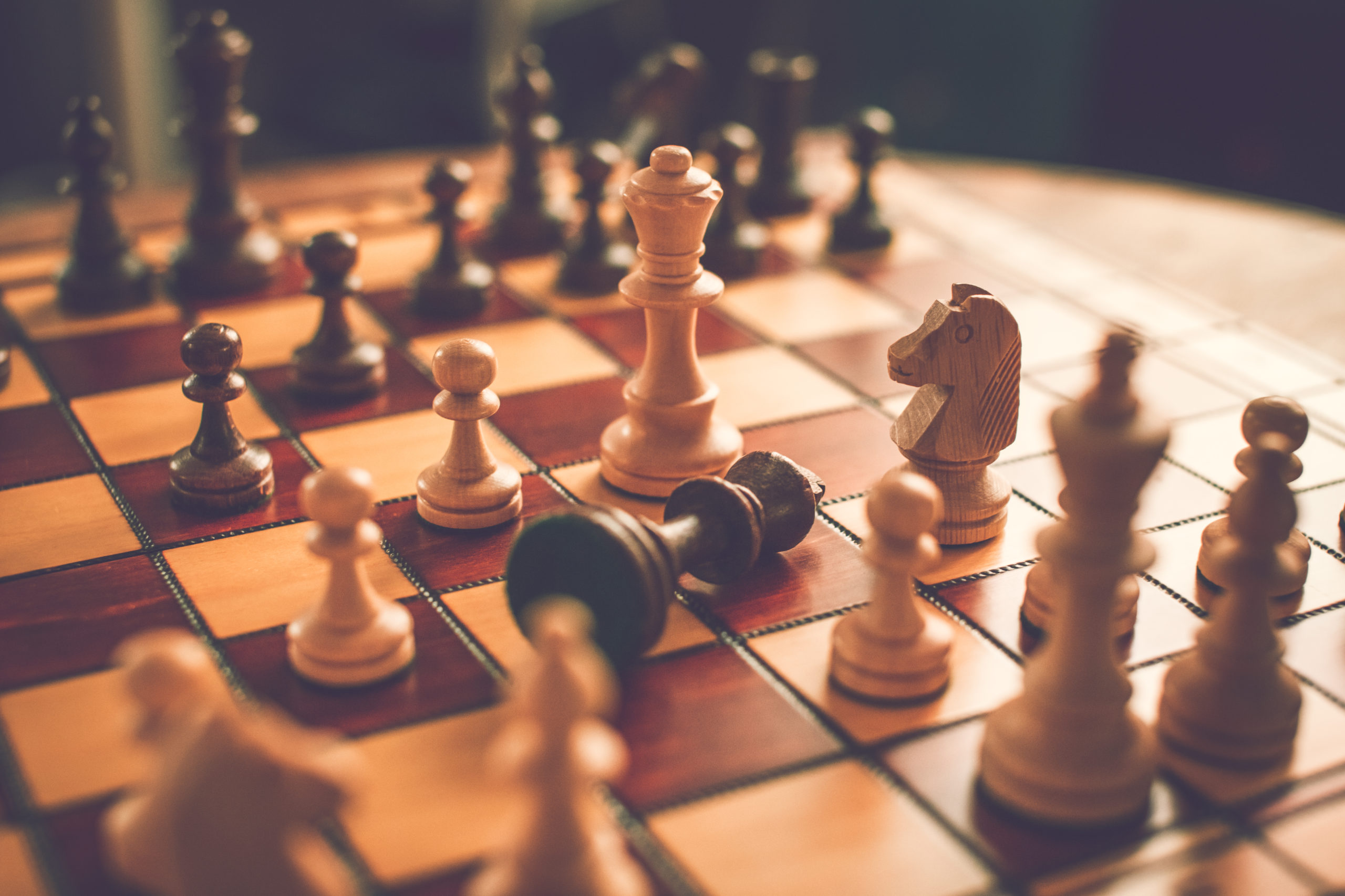 estrategia de litigios de ajedrez a escala